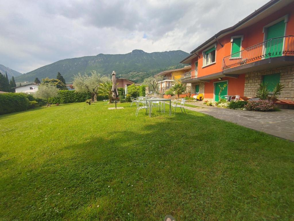 Villa Leilani B&B Сале-Маразино Экстерьер фото